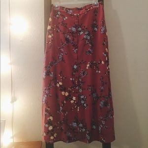 Floral button down skirt 🌷